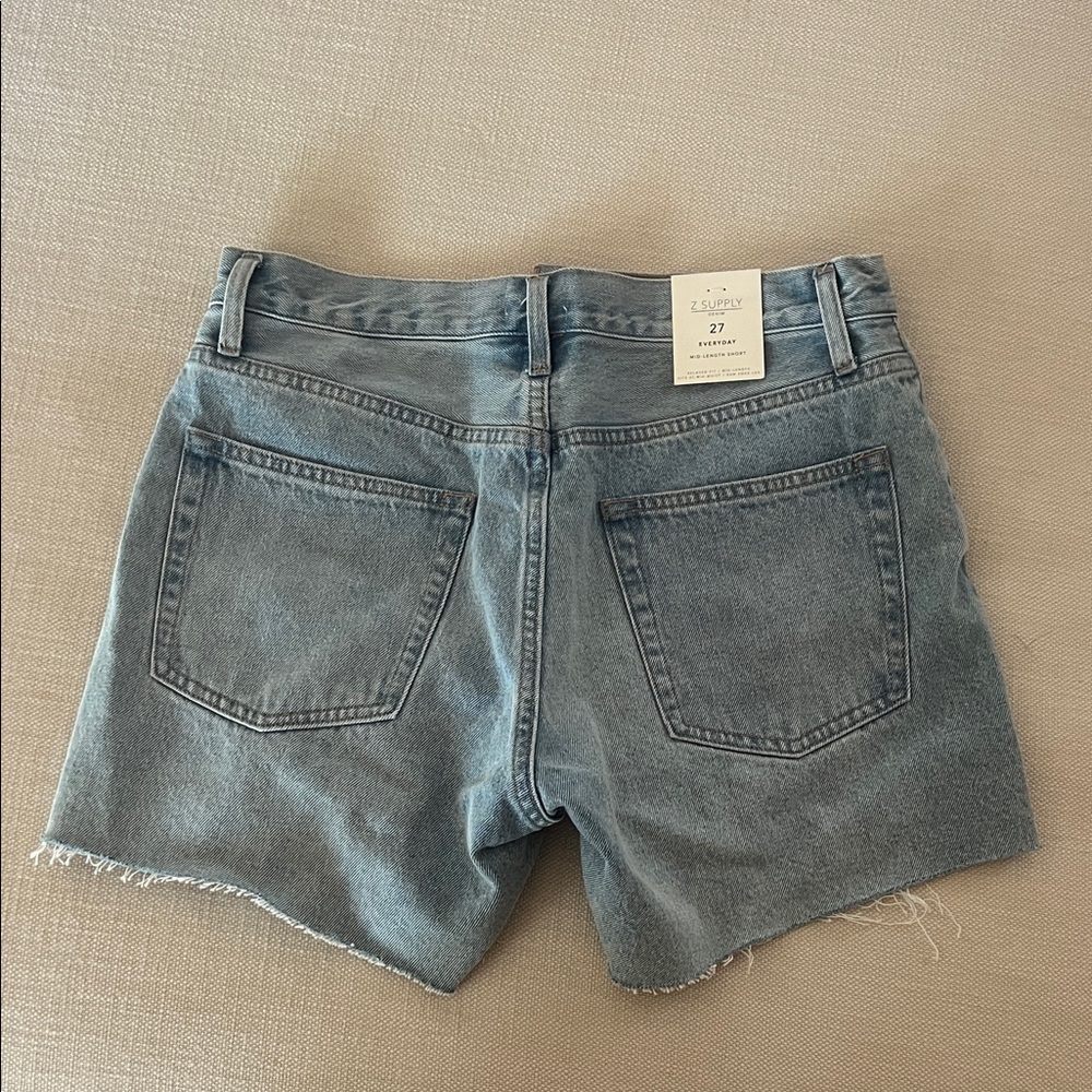 Z Supply “Everyday” High-Rise Jean Shorts - Picture 4 of 4